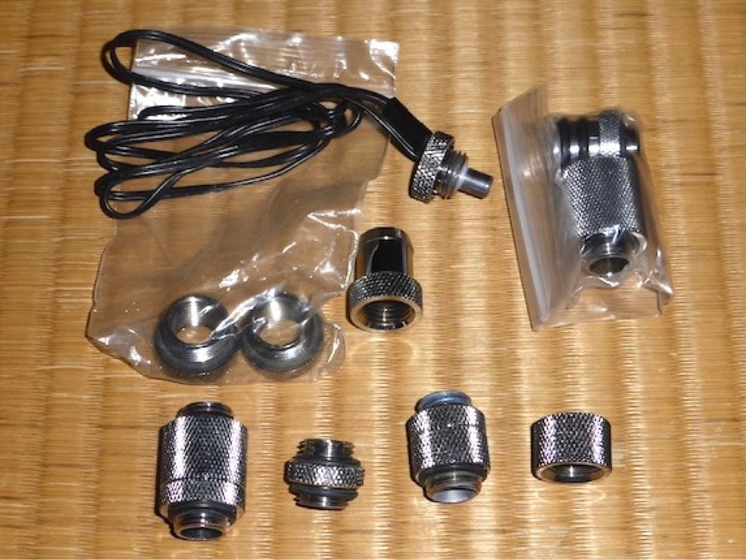 フィッティング 多数 水冷PCパーツ  Bitspower、Enzotech