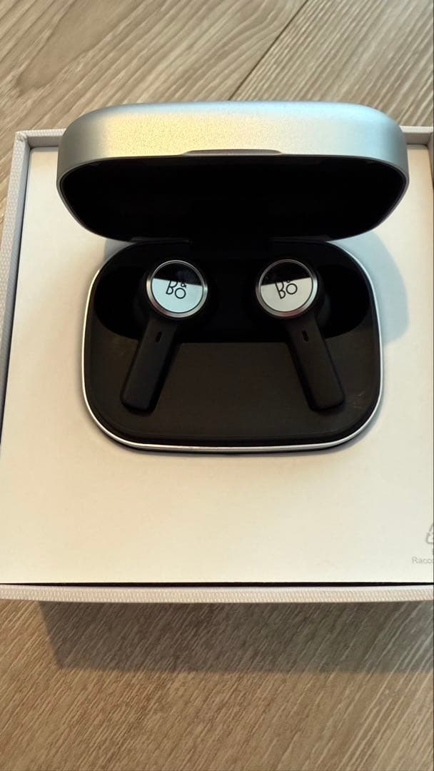 Bang & Olufsenワイヤレスイヤホン Beoplay 11