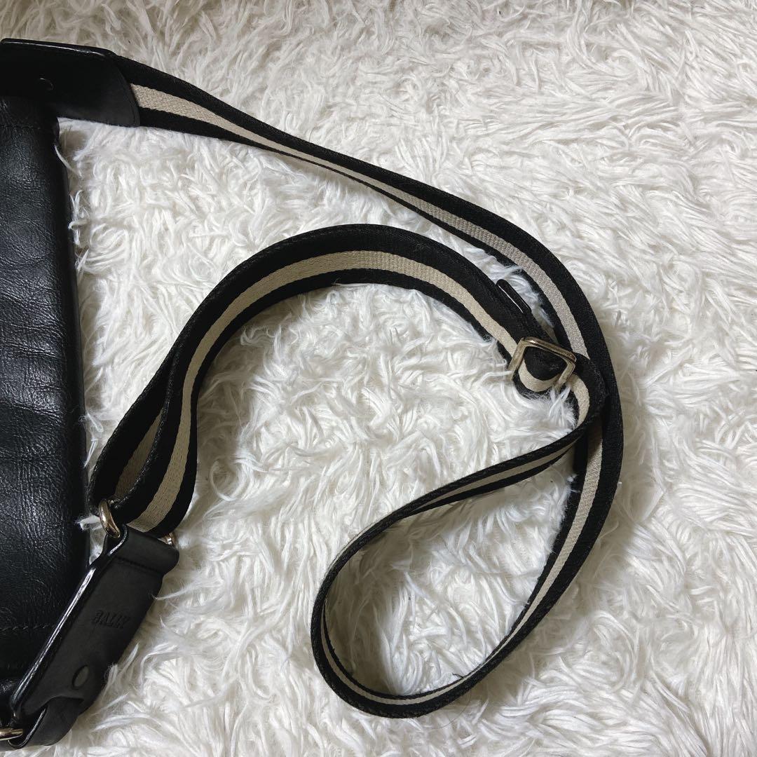 ToShi ⭐️バリー　メッセンジャーバッグ　TAN TRAIN