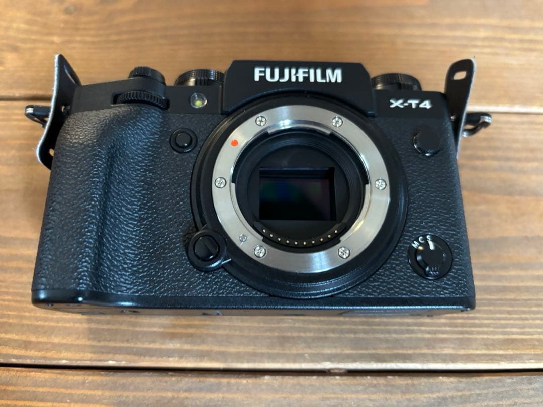 【美品】X-T4 本体　ミラーレス一眼カメラ X-T4 本体