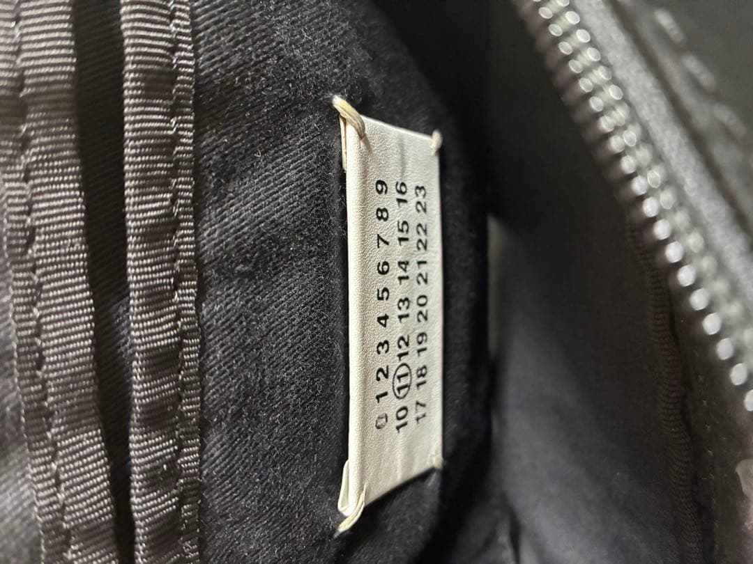 MAISON MARGIELA ブラックショルダーバッグ