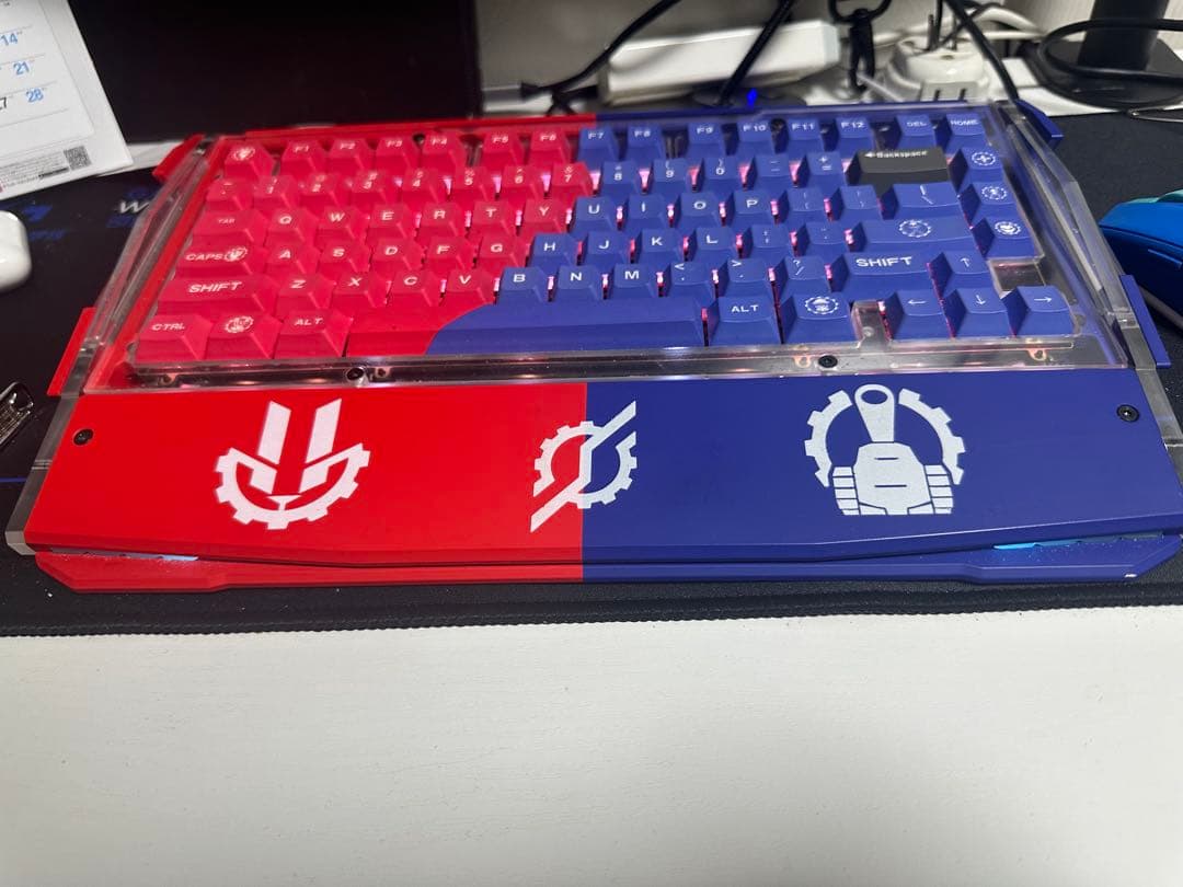 仮面ライダービルド カスタム仕様 メカニカルキーボード