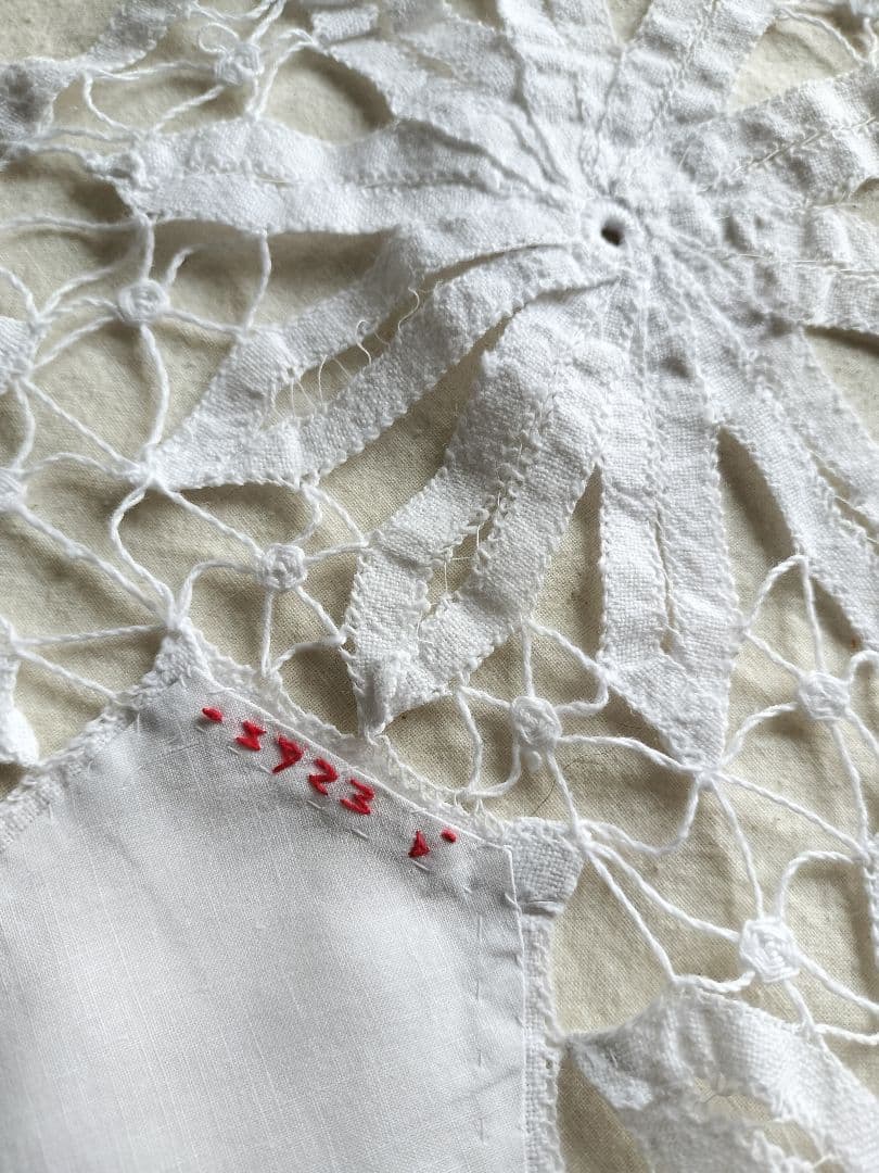 フランスアンティーク　ボビンレース　whiteテーブルクロス