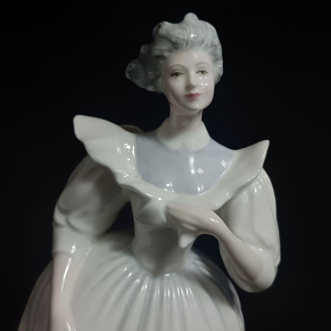 【美品】ロイヤルドルトン HN3165 フィギュアオブザマンス 8月 1988年