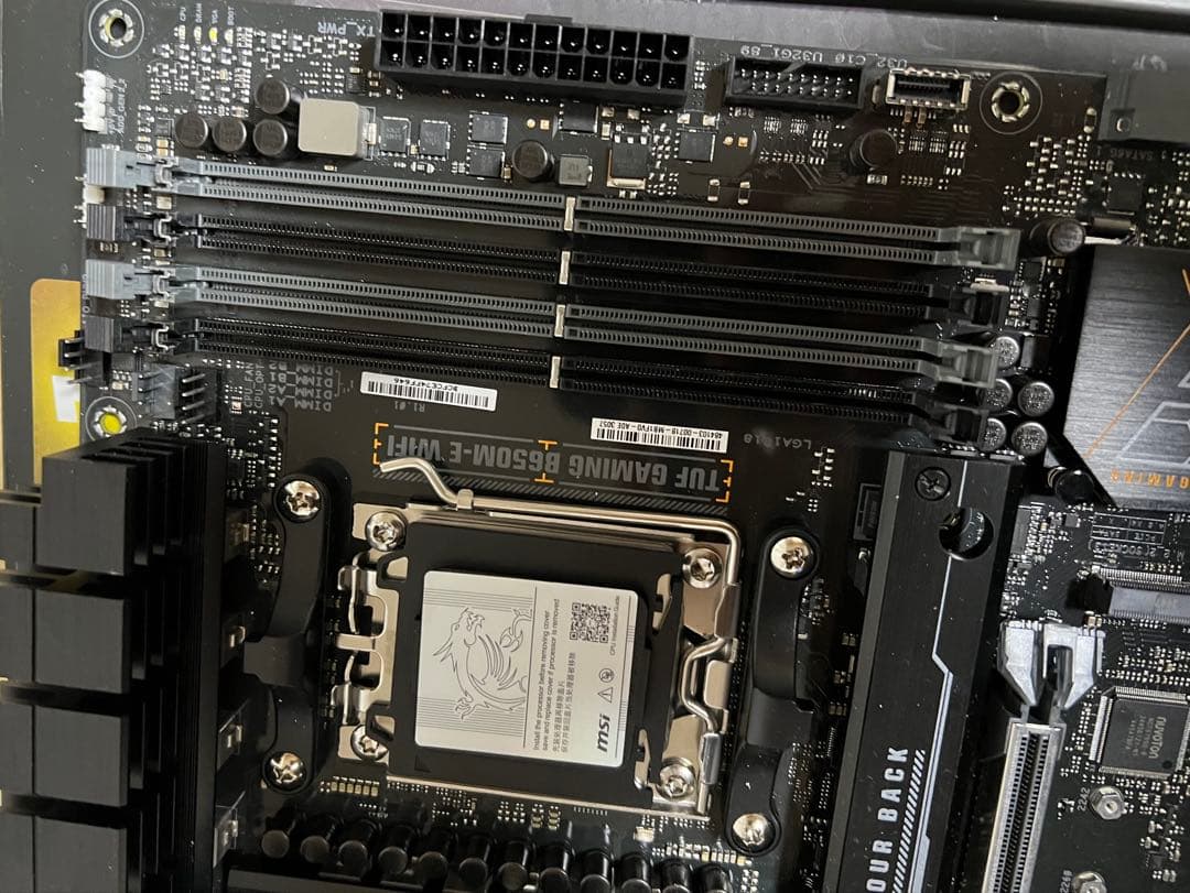 ASUS TUF GAMING B650M-E WIFI マザーボード