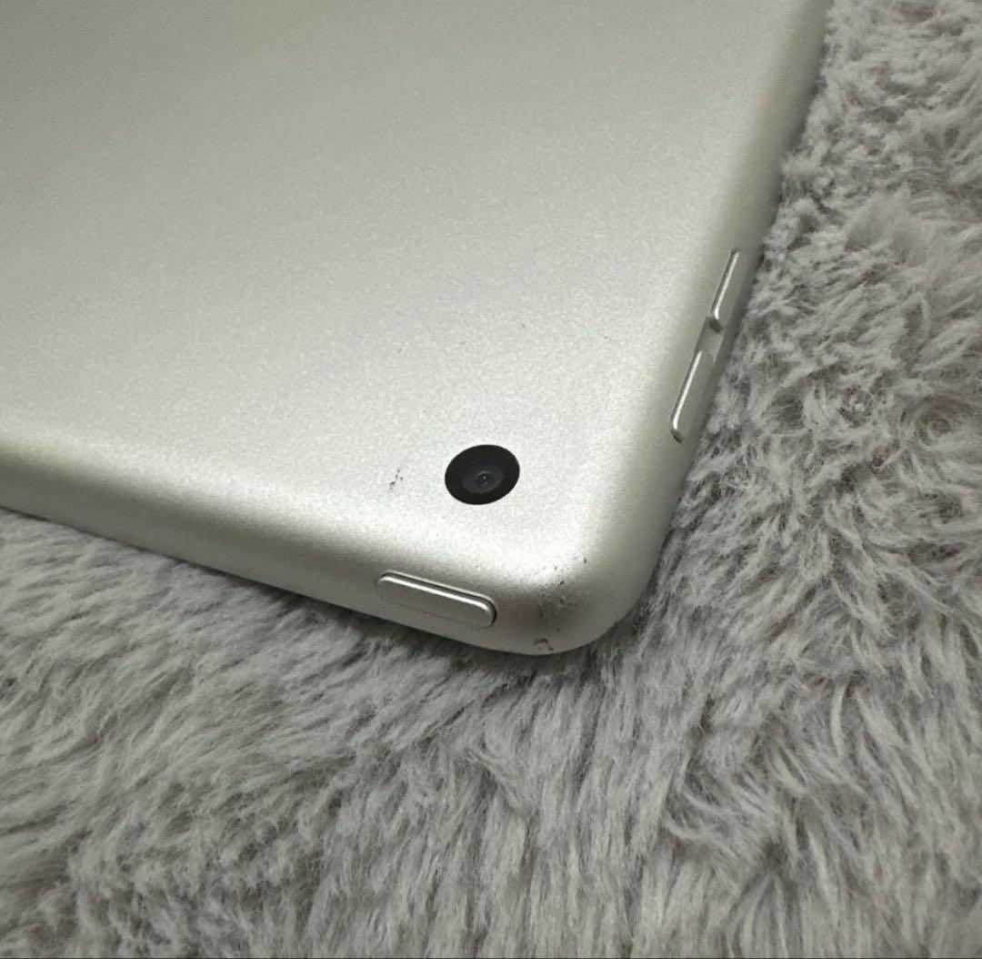 iPad 第9世代 64GB シルバーWi-Fi【専用ケース付き】【即日発送】