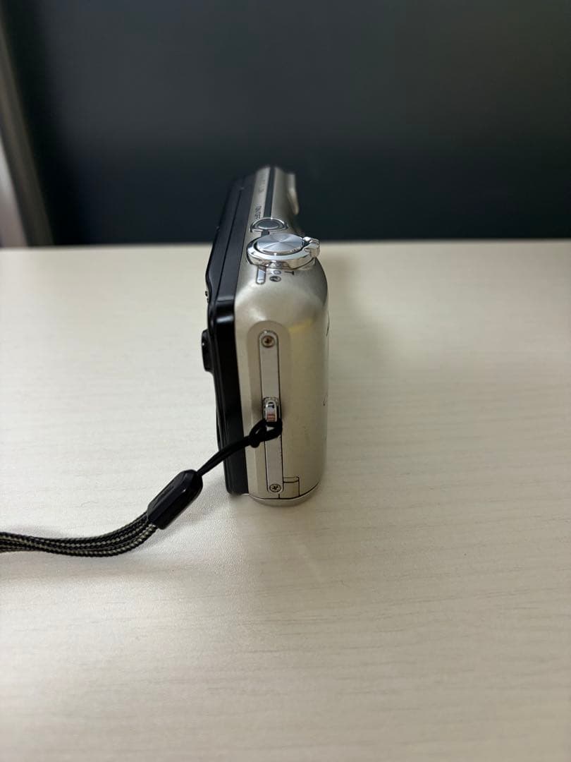 Nikon COOLPIX L28 デジカメ　シルバー