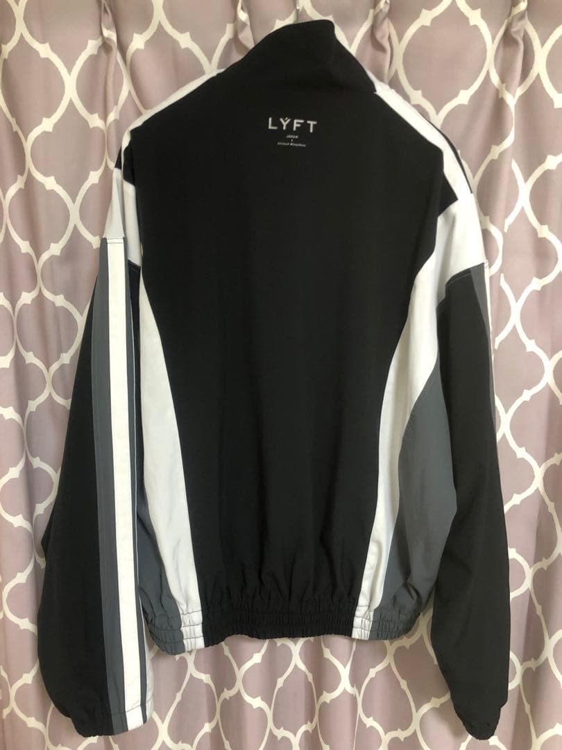 m*9様 LYFT BORN TO LYFT ナイロンジャケット　M