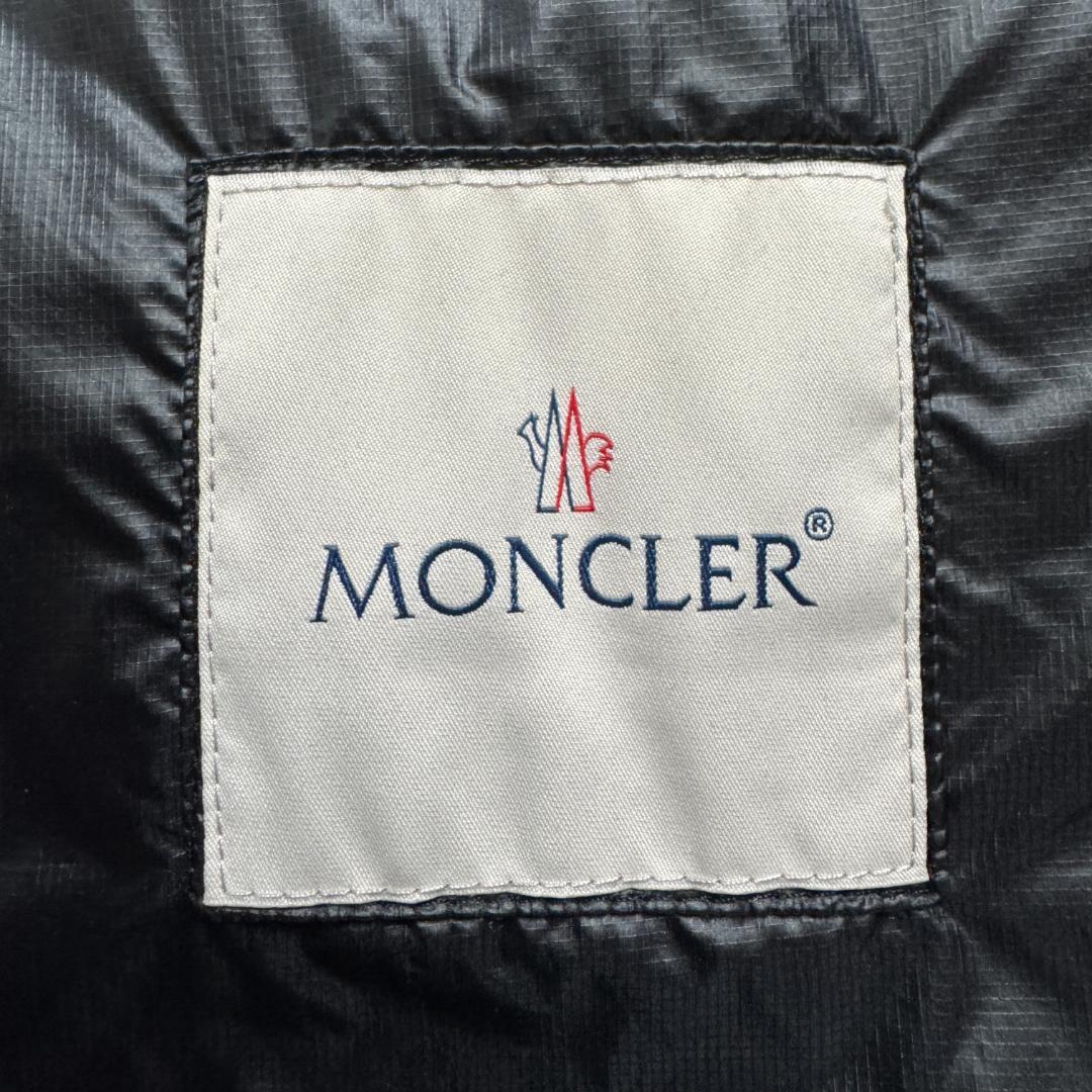 【新品☆高級モデル☆バックデザイン☆】モンクレール ナイロン ジップパーカー