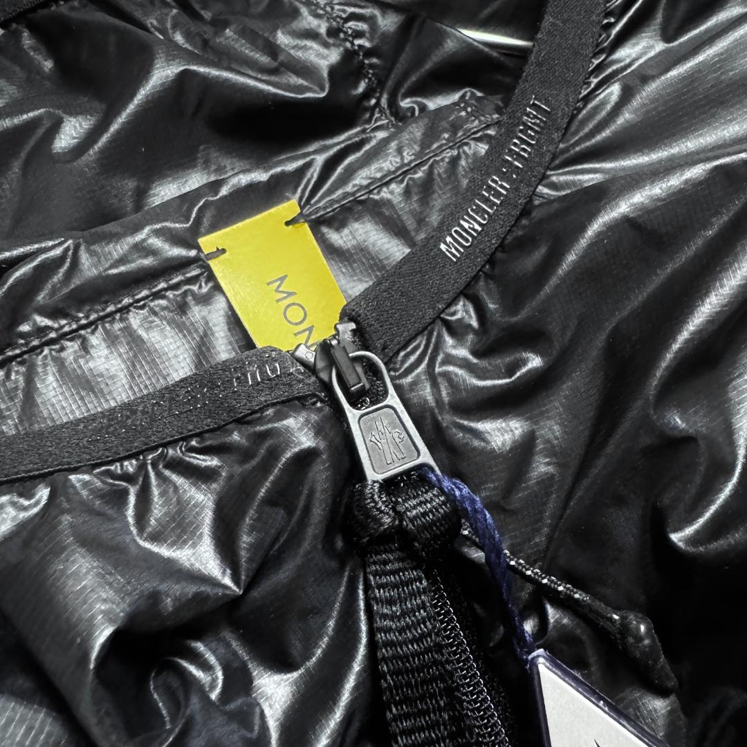 【新品☆高級モデル☆バックデザイン☆】モンクレール ナイロン ジップパーカー