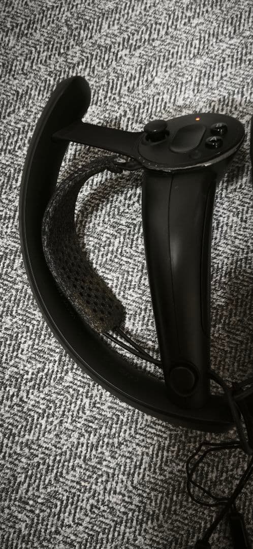 Valve index ヘッドセットとコントローラー、ベースステーションのセット