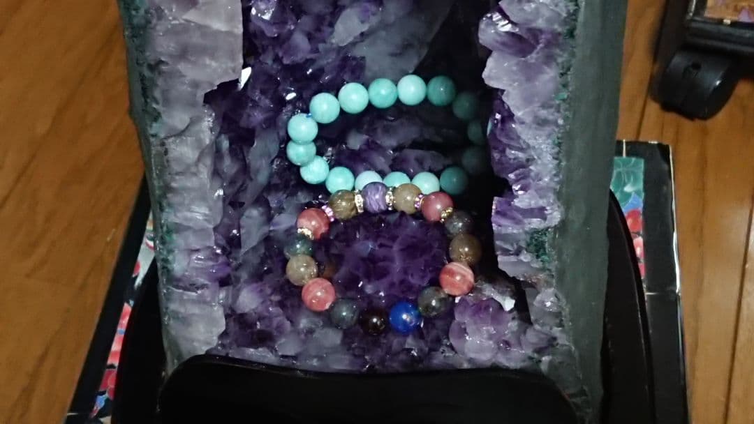 希少 ハックマナイト共生？アメジストドーム 色、形良し、ドーム内広し、存在感