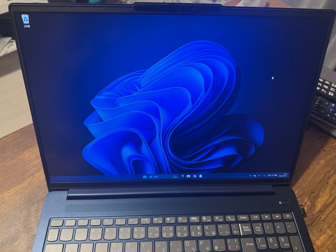 Lenovo IdeaPad Slim5i第8世代/Corei7 16inch