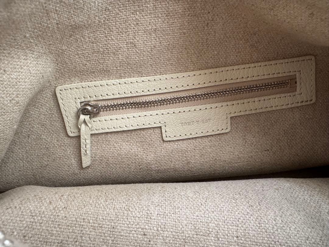 TOUT Y EST トゥティエ ◯ カノ トワル スモールバッグ 韓国