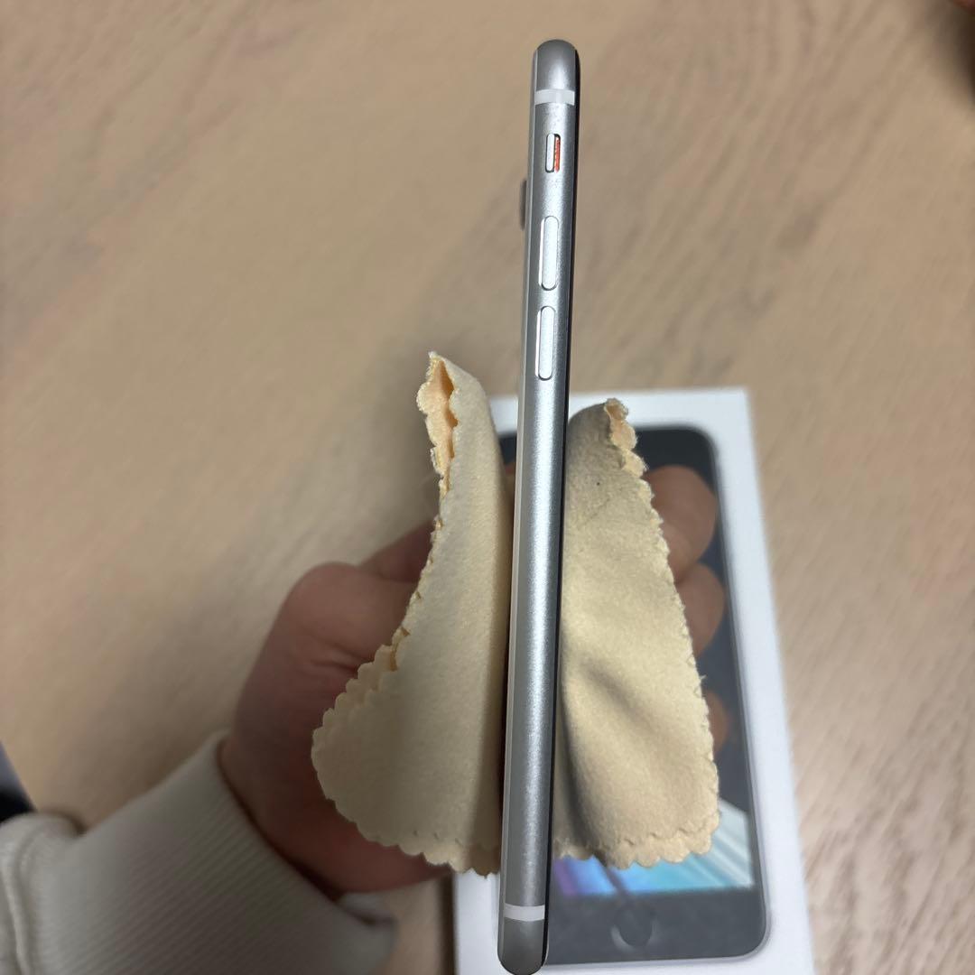 Apple iPhone SE第2世代本体 ホワイト
