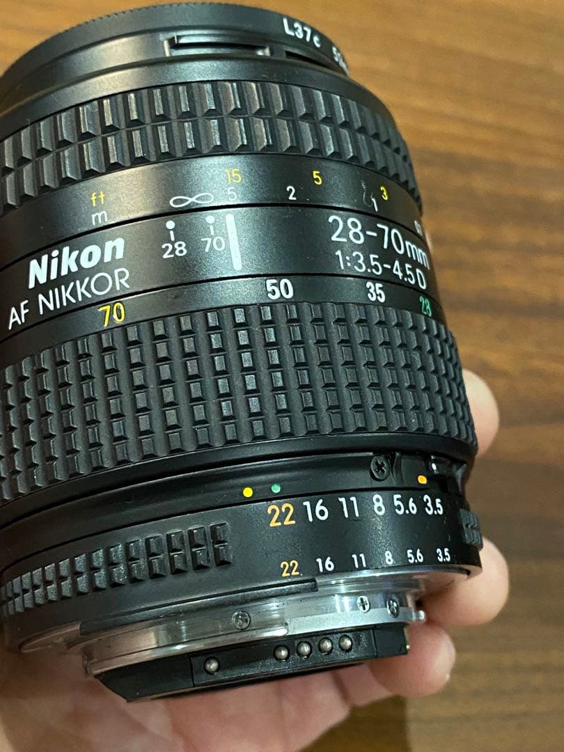 Nikon CCDD3000 デジタル一眼　ニッコール28-70 レンズ付動作品