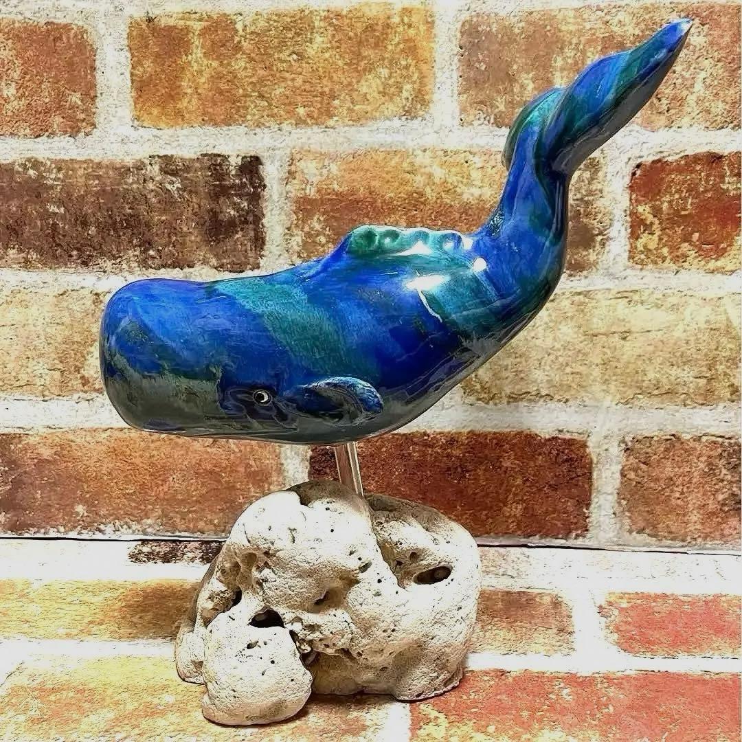 ハワイマウイ島クジラ置物