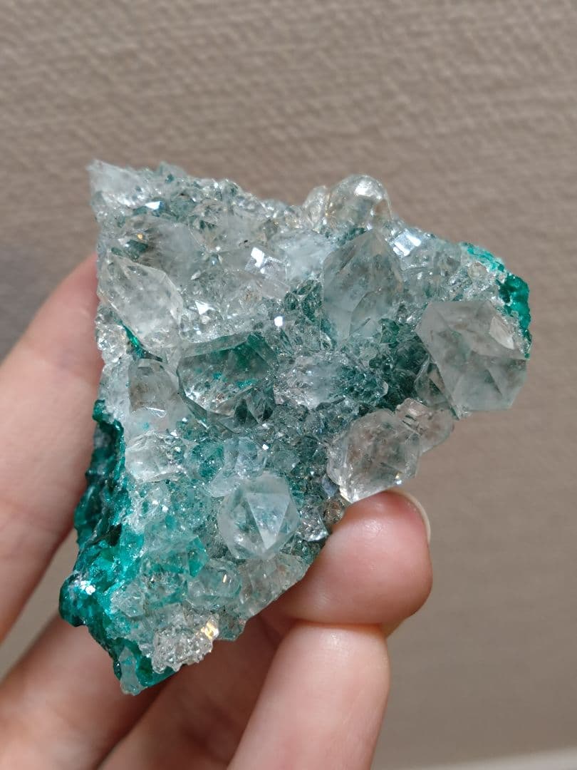 クォーツ　ダイオプテーズ　コンゴ産　鉱物　標本　原石