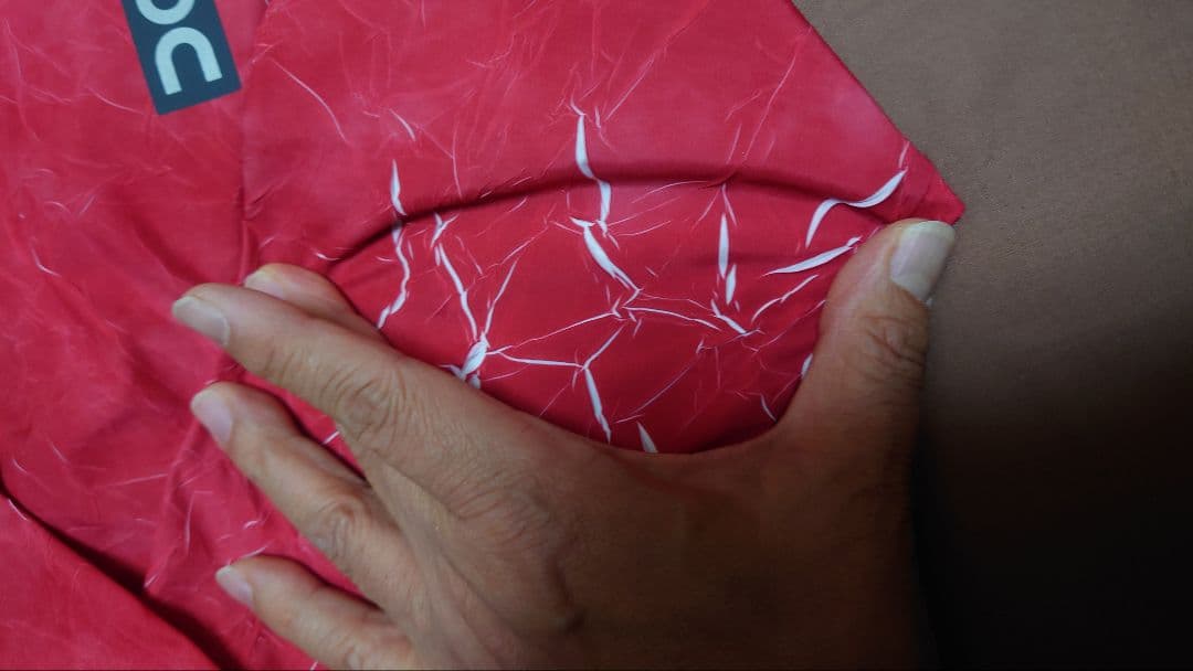 On Pace Jacket XS レッド