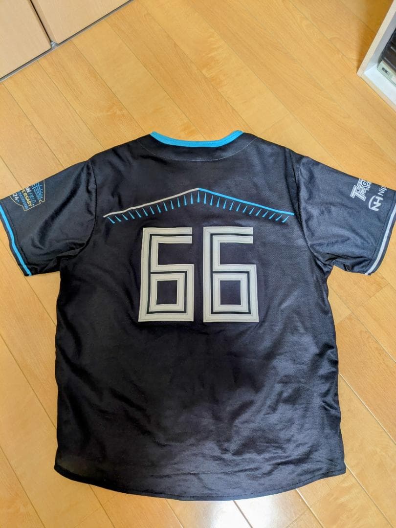 日本ハムファイターズ　万波中正　エスコンフィールド１周年　ユニフォーム