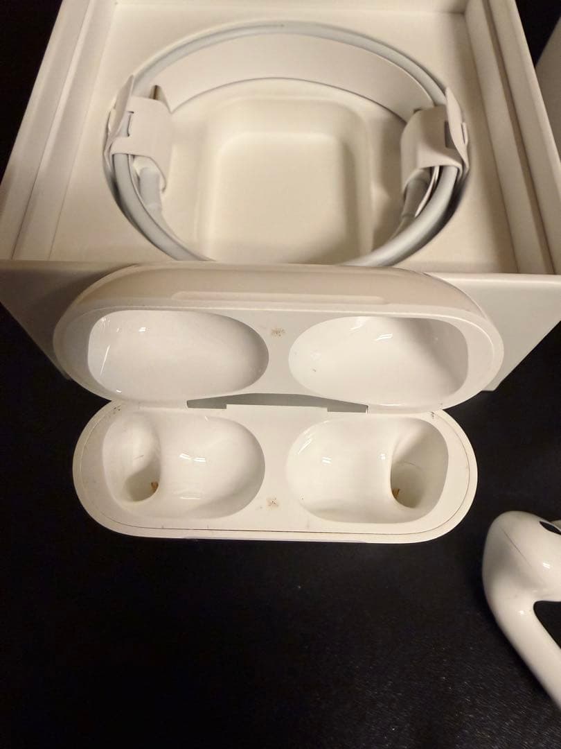 AirPods Pro（第2世代）MQD83J/A 付属品完備 ※おまけ付き