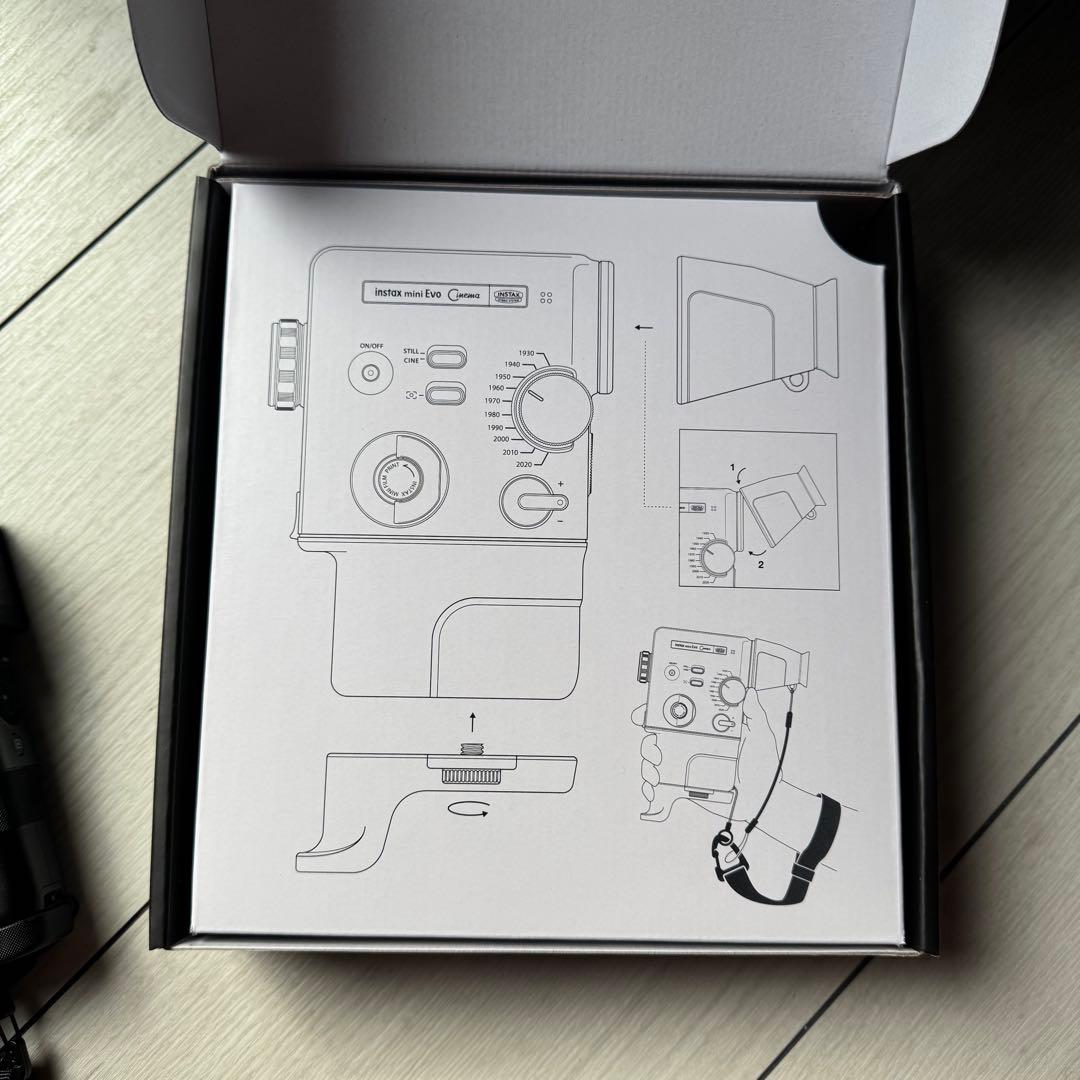 富士フィルム instax mini Evo Cinema ブラック　チェキ