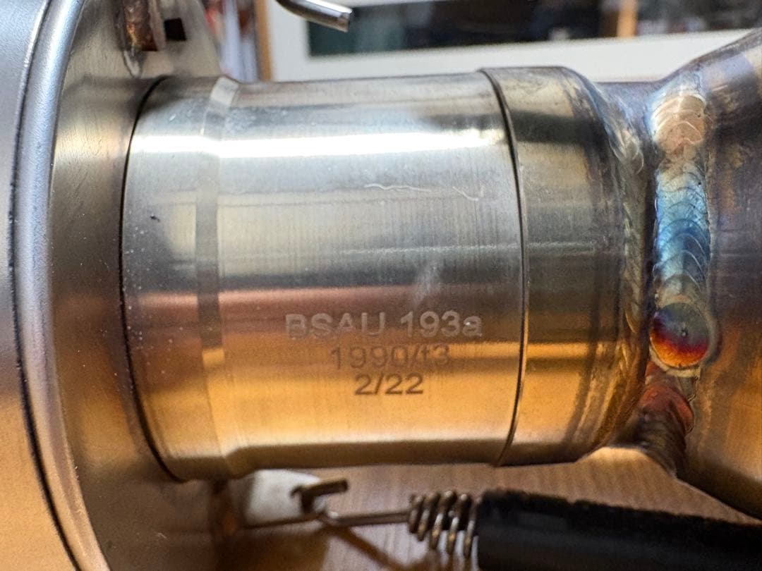 スコーピオン　レッドパワー スリップオンマフラー