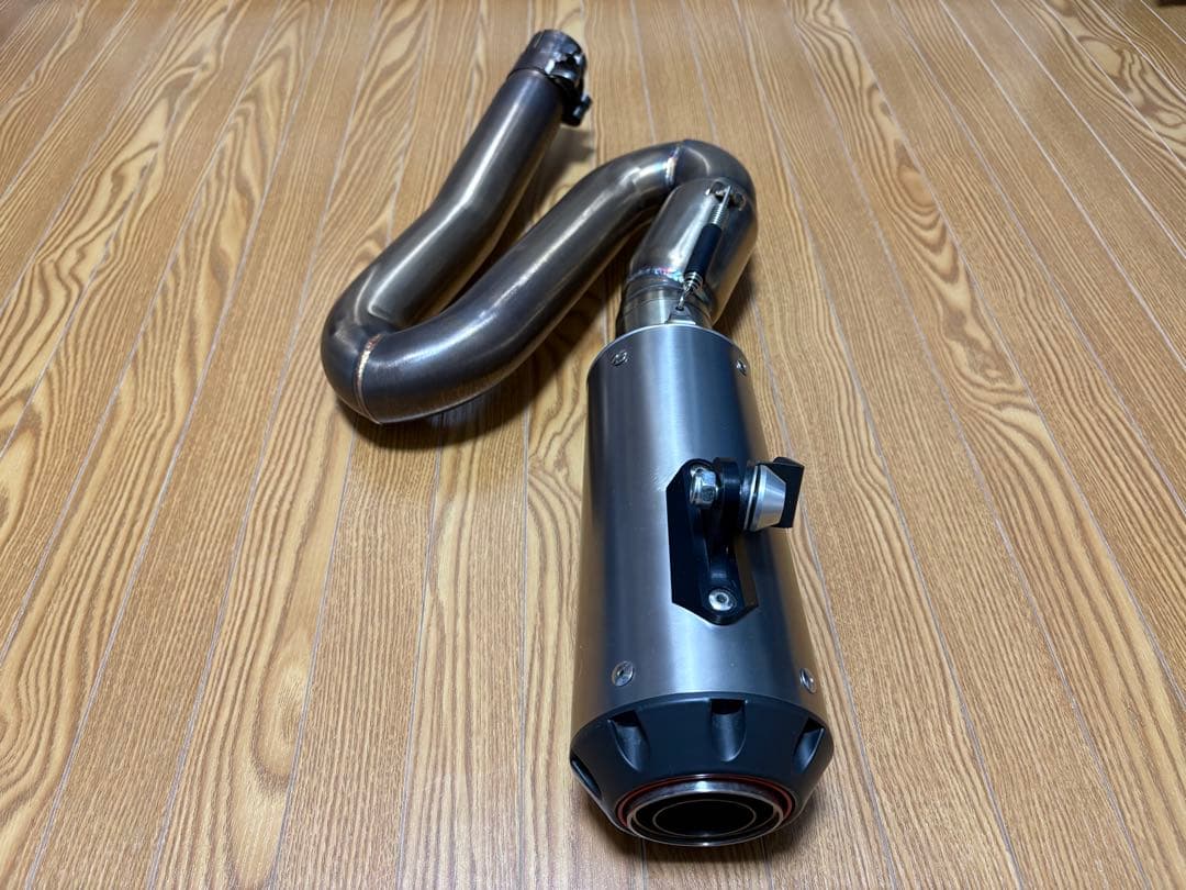 スコーピオン　レッドパワー スリップオンマフラー