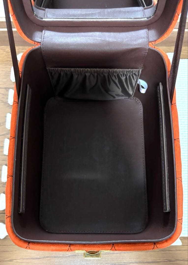 ☆最終値下げ☆【希少レトロ　ハローキティ 】　 メイクボックス 2002年製