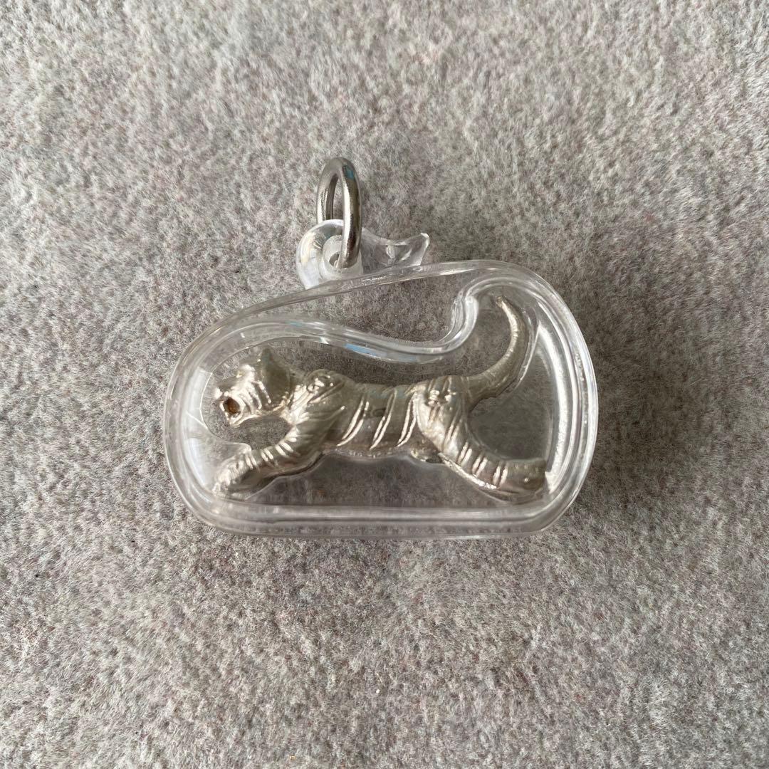 プラクルアン 純銀製 パヤスア 偉大なる虎の力 守護 危険回避 商売 御守り