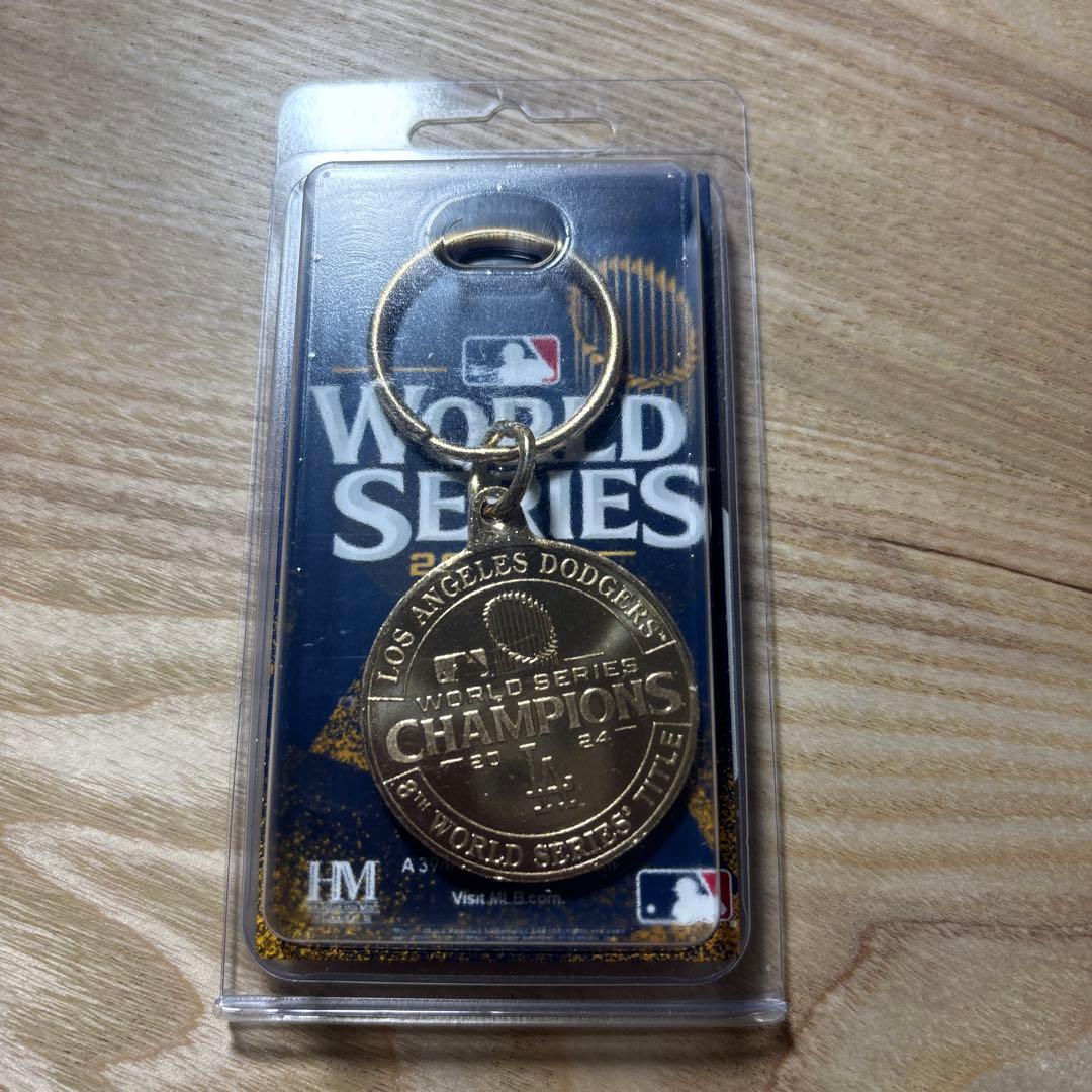 MLB公認　レア品　ドジャースワールドシリーズ2024年優勝記念キーチェーン