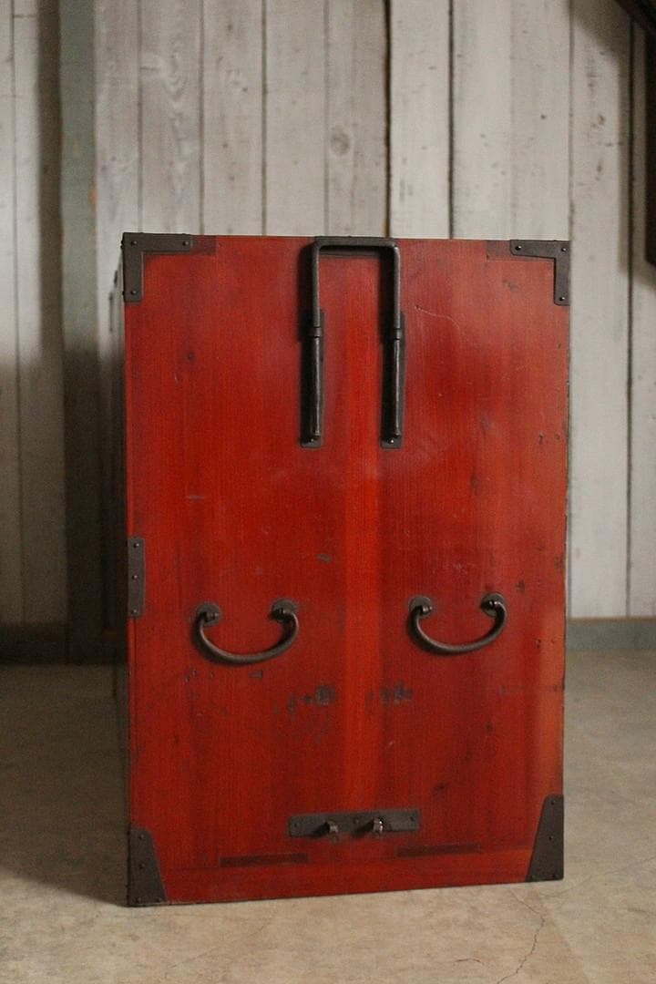 がんちゃん　綺麗な打ち出し金具庄内箪笥　3段　タンス　収納　時代家具