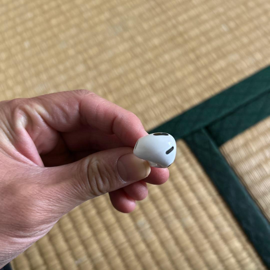 AirPods本体 ホワイト