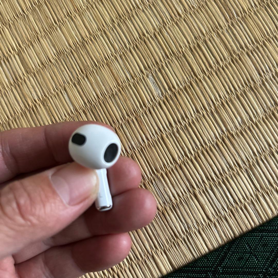 AirPods本体 ホワイト