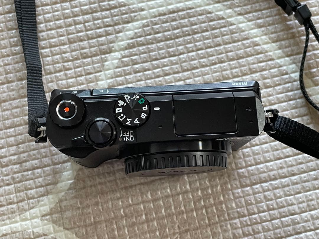 Nikon ミラーレス一眼レフ　J5ダブルレンズキット