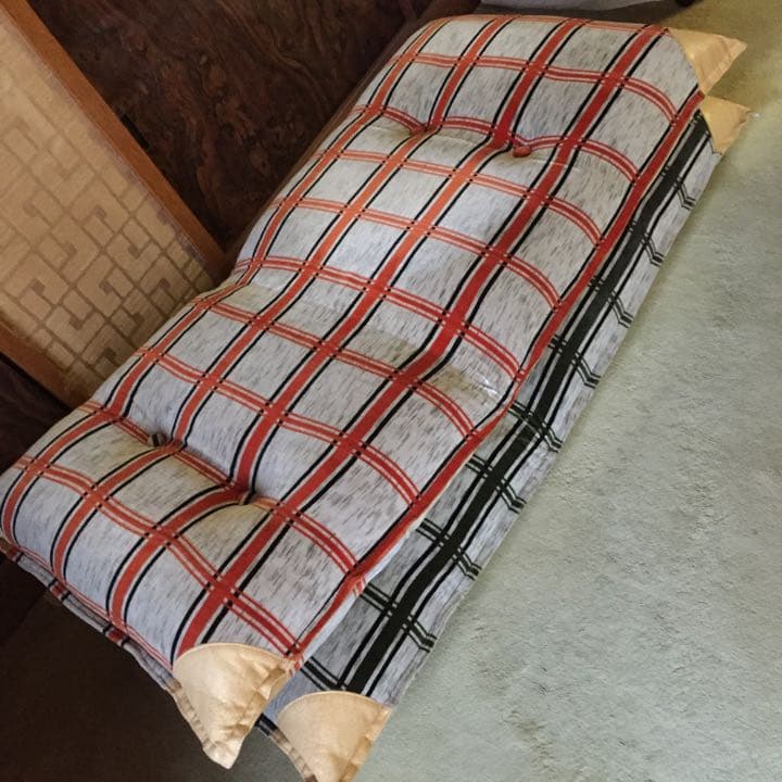 座椅子 緑　赤　2セット