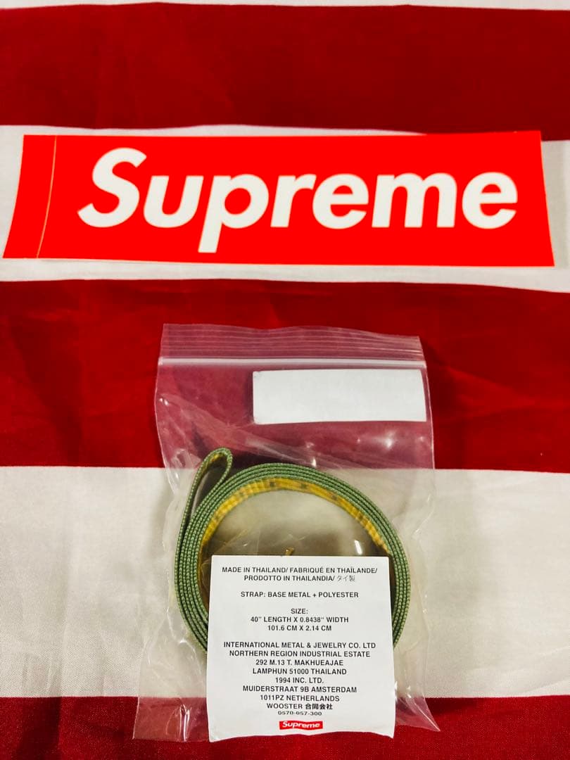 Supreme ネックストラップ　シュプリーム　ステッカー付き