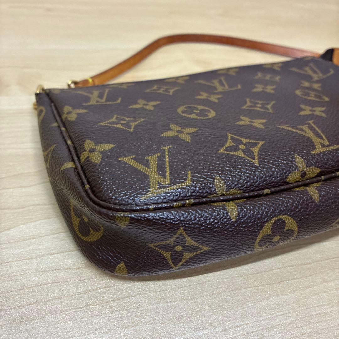 ルイヴィトン　モノグラム　アクセサリーポーチ　ミニバッグ　アクセソワール