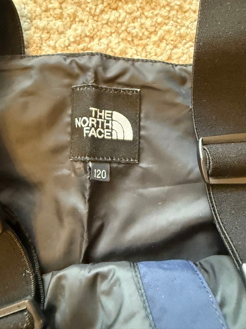 美品　ノースフェイス キッズ スノーウェア 130、120 上下セット 迷彩