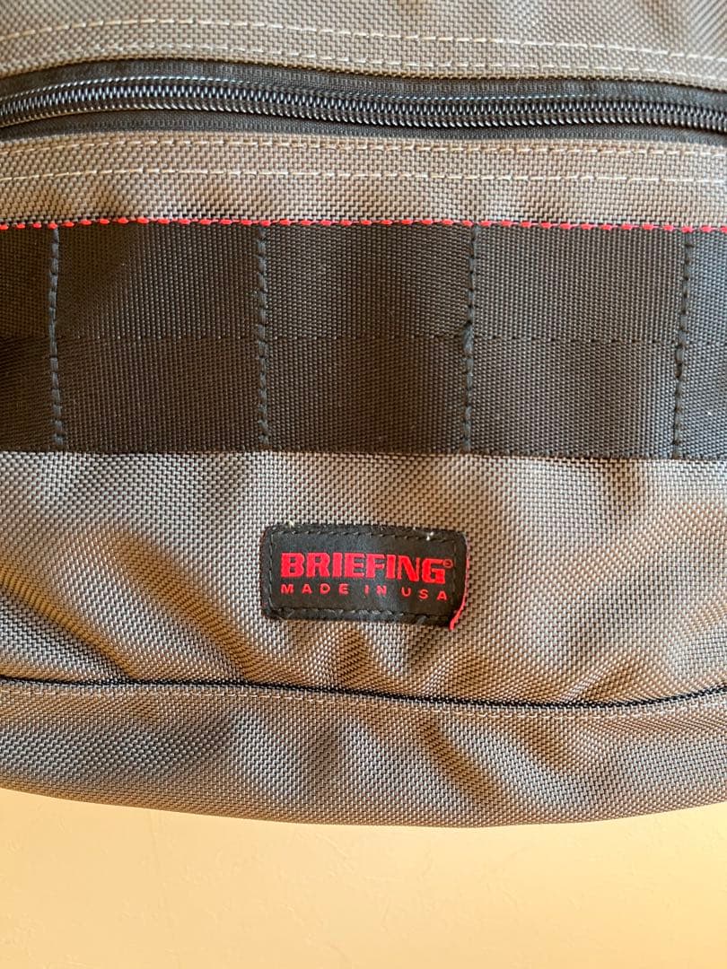 USA BRIEFING ショルダーバッグ グレー