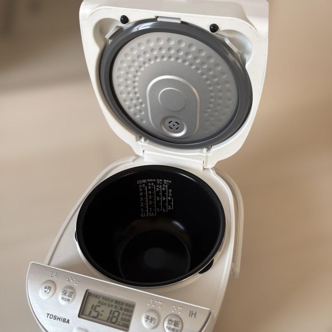 炊飯器　TOSHIBA RC-10HW 5.5合