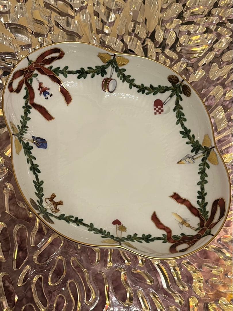 ⭐️新品未使用⭐️ スターフルーテッド クリスマス ディッシュ２枚18cm〜22cm