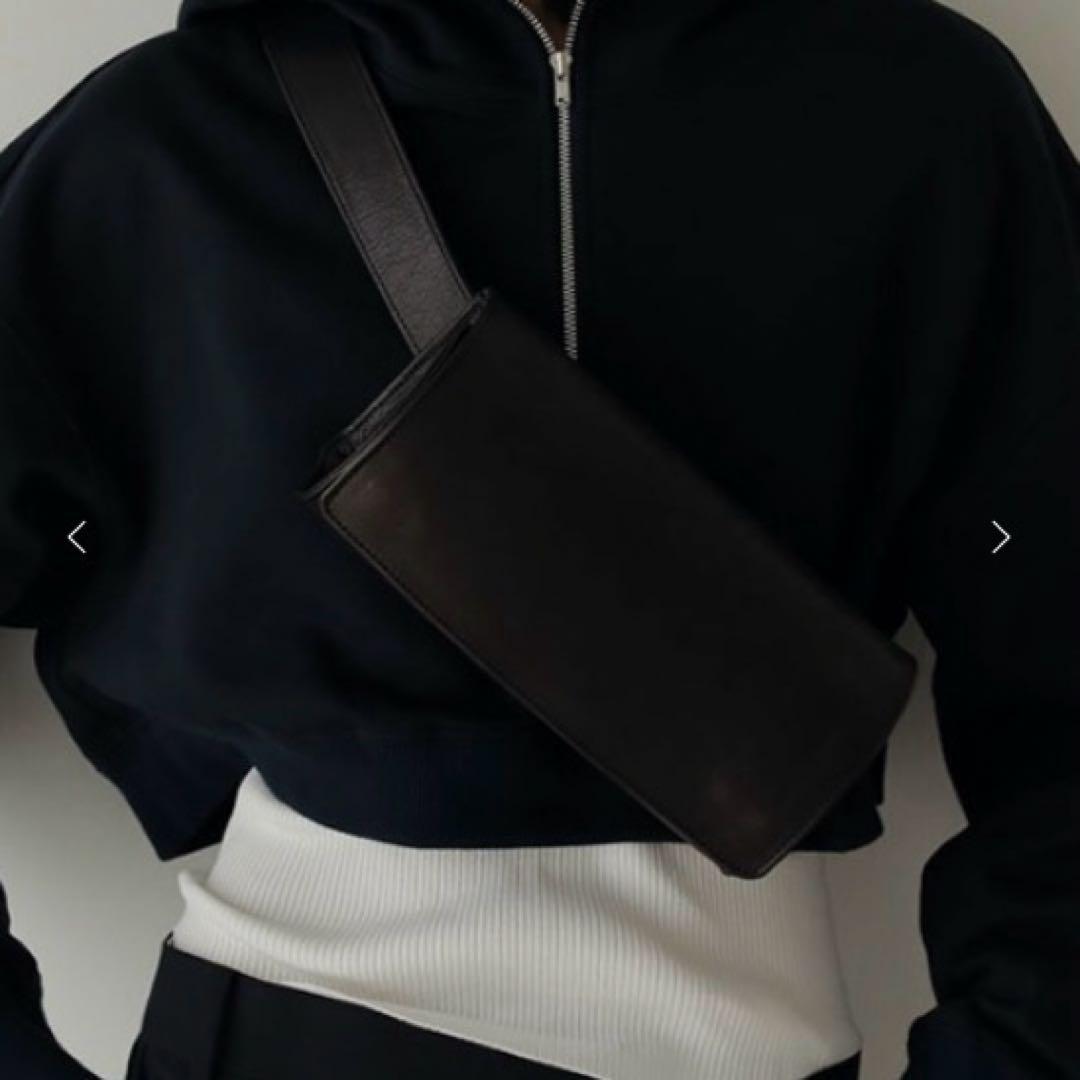 ETRE TOKYO ディアスキンボディーバッグ