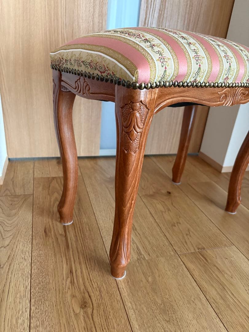 クラシックスタイル スツール　イタリア家具