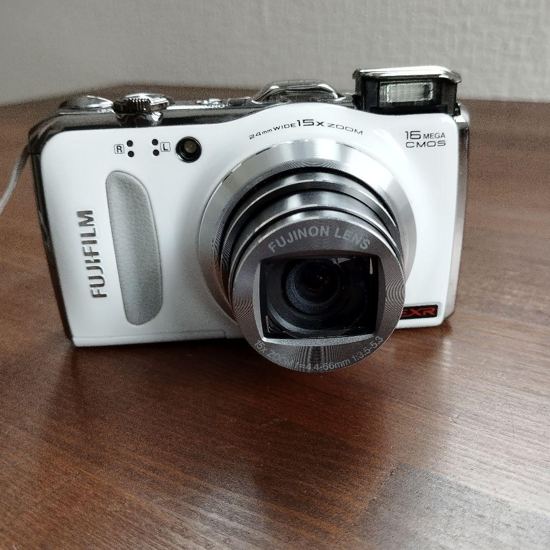 [美品]Fujifilm FinePix F550EXR ホワイト