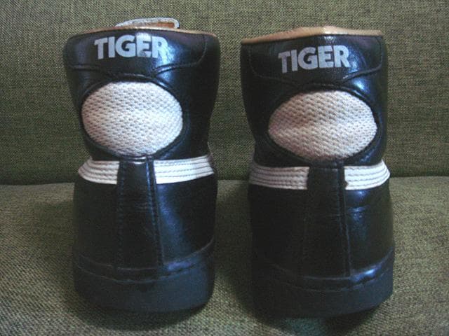 アシックス ジャパン L 黒 28cm asics tiger japan L