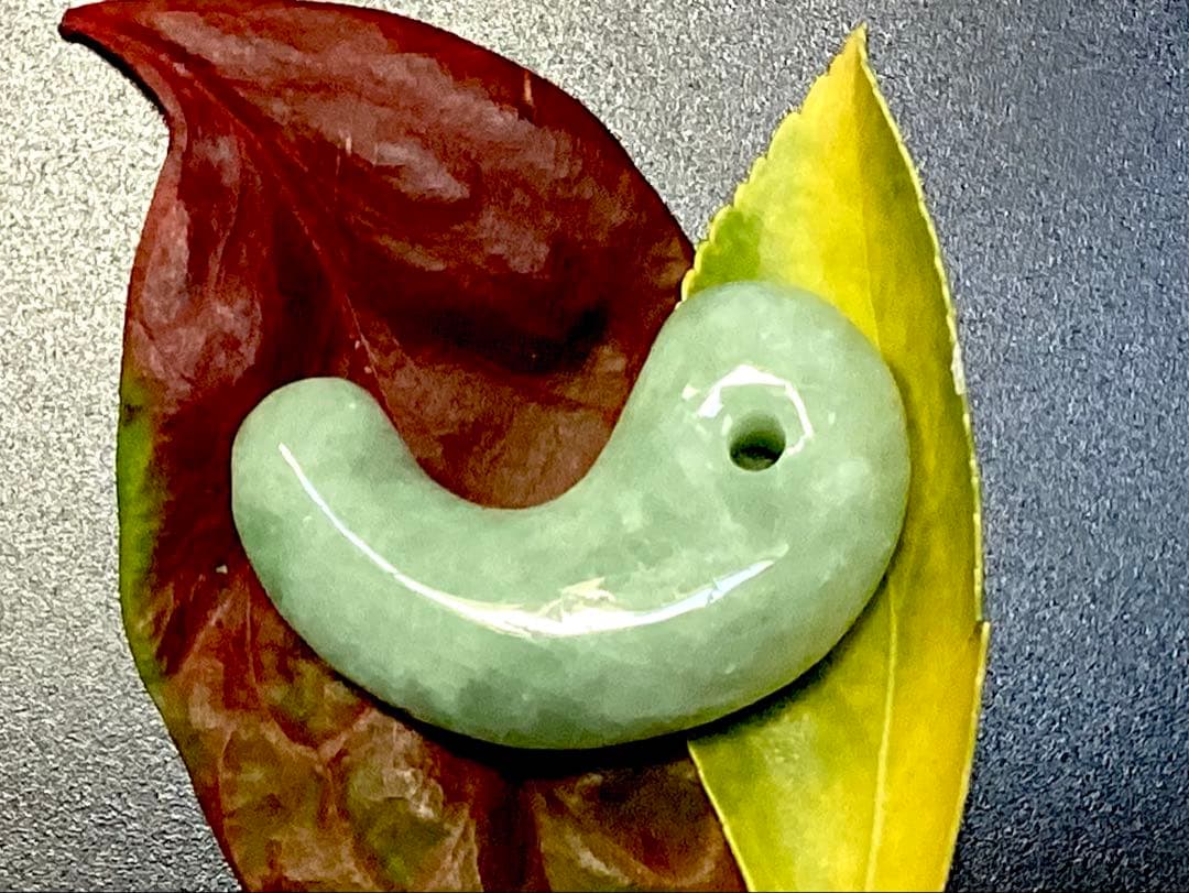 鑑別書付‼️限定品*人気の平塚古墳型 ジェダイト糸魚川翡翠勾玉‼️コレクション級