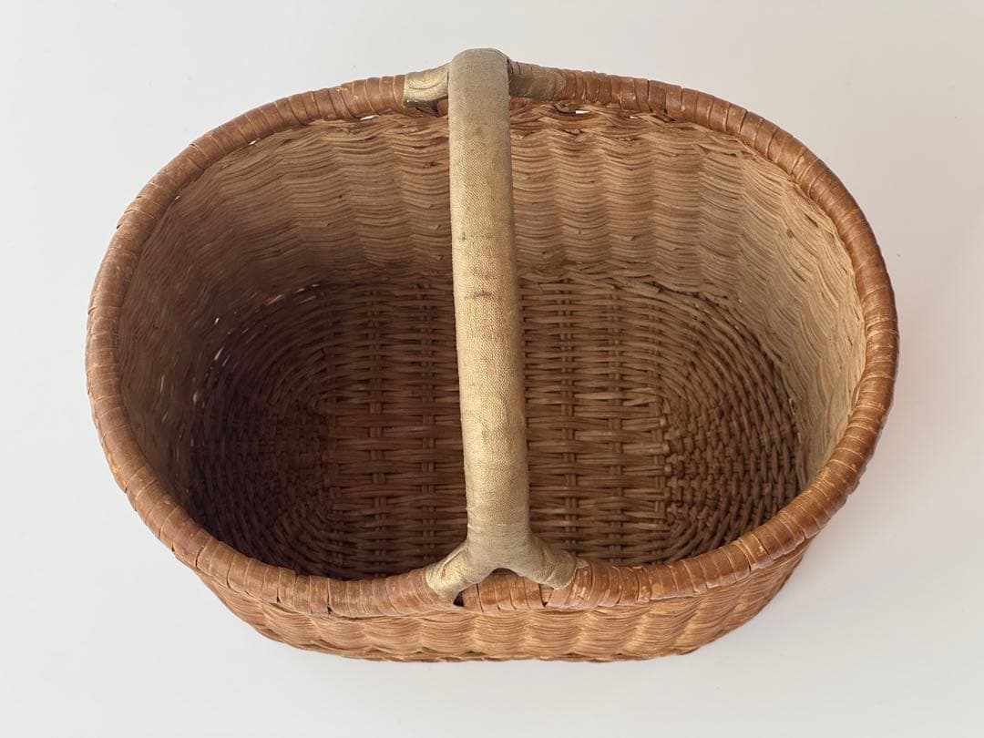 ヴィンテージ 籐 楕円形 バスケット カゴ ゴールドハンドル