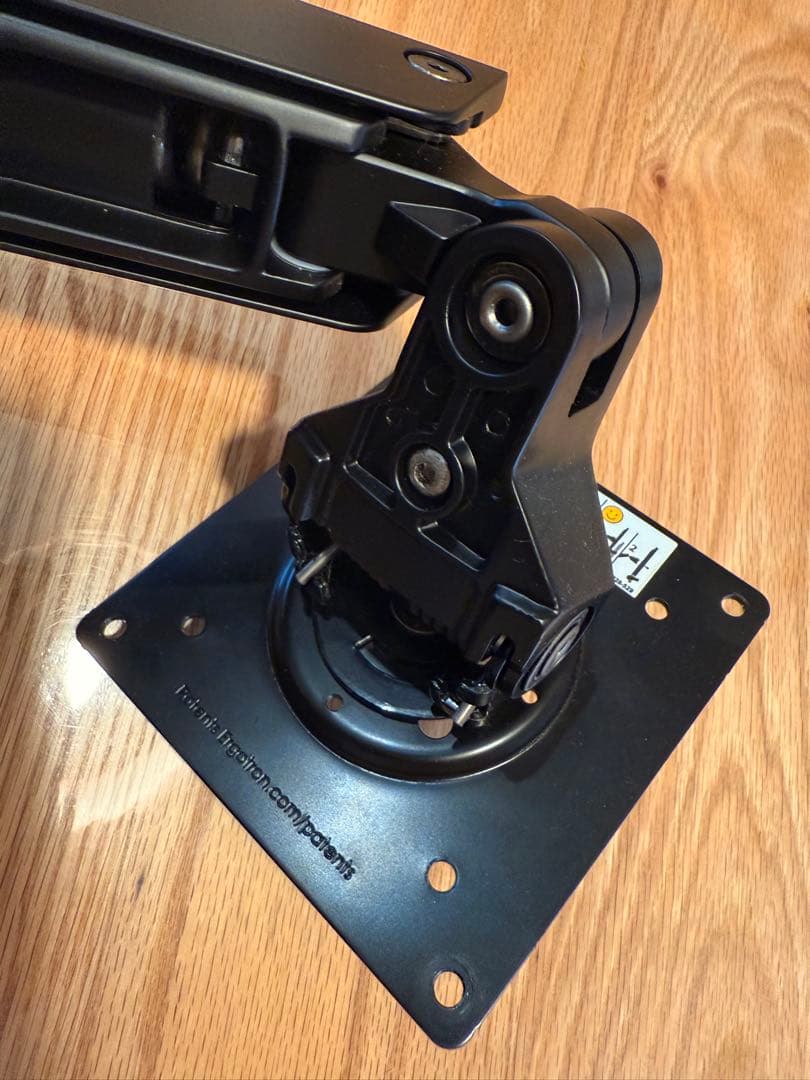 【美品】Amazonベーシック モニターアーム シングル-ディスプレイタイプ