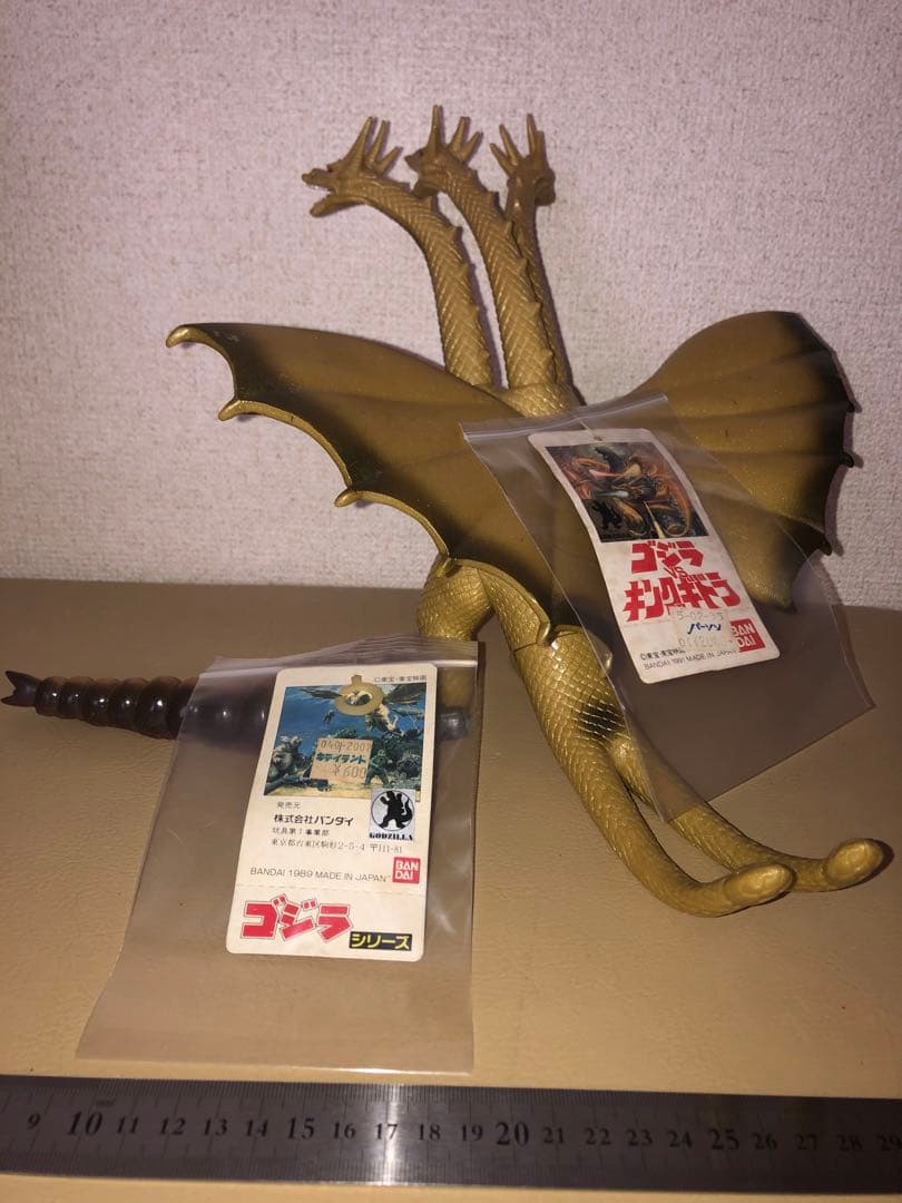 ま*ん様 キングギドラ タグ付き★モスラタグ付き　バンダイJAPAN